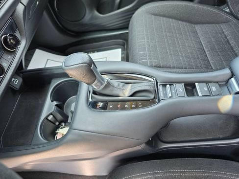 Used 2025 Honda HR-V LX image 21