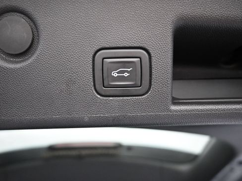 Certified 2023 Chevrolet Equinox RS FWD image 29