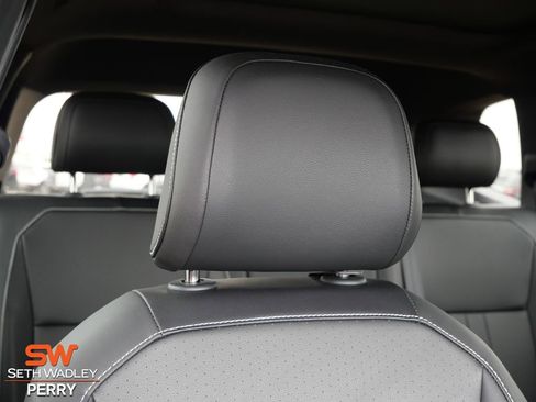 Used 2024 Volkswagen Tiguan SE R-Line image 21