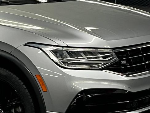 Certified 2022 Volkswagen Tiguan SE R-Line FWD image 42