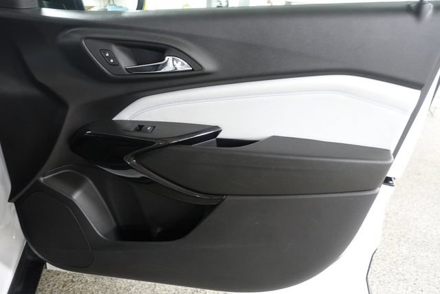 Used 2025 Chevrolet Trax LT FWD image 24