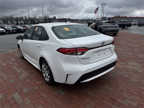 Used 2020 Toyota Corolla LE image 7
