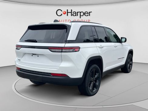 Used 2023 Jeep Grand Cherokee Altitude AWD/4WD image 3