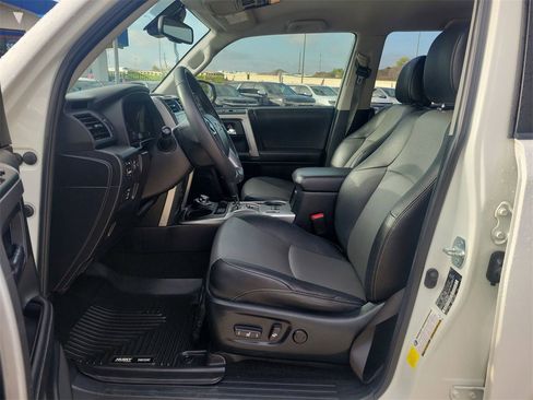 Used 2021 Toyota 4Runner SR5 Premium image 11