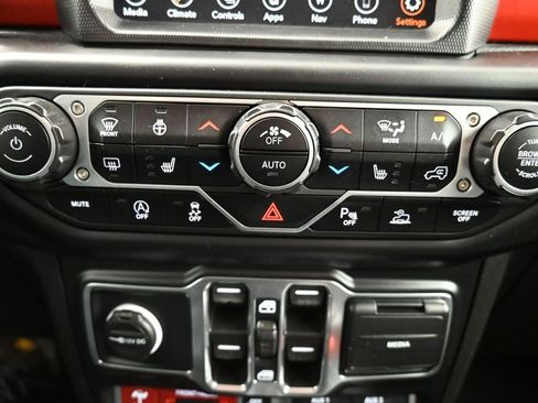Used 2021 Jeep Wrangler Unlimited Rubicon AWD/4WD image 16