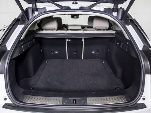 Used 2020 Land Rover Range Rover Velar S AWD/4WD image 8