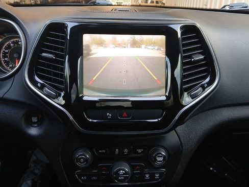 Used 2019 Jeep Cherokee Limited w/ Trailer Tow Group image 21