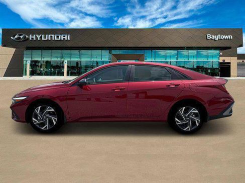 New 2025 Hyundai Elantra SEL image 3