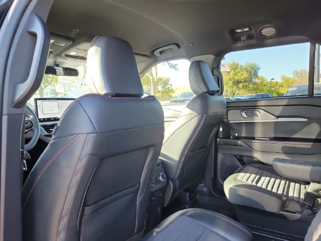 Certified 2025 Ford Explorer ST-Line AWD/4WD image 28