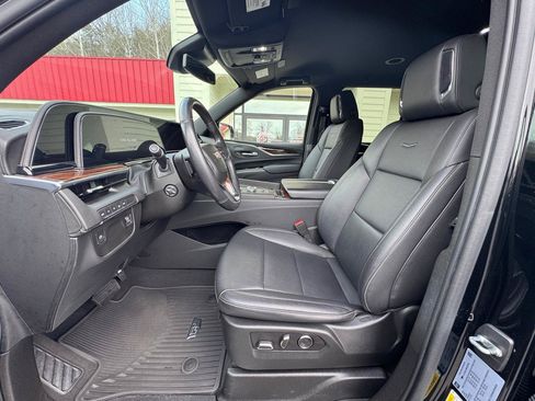 Used 2021 Cadillac Escalade Luxury AWD/4WD image 12