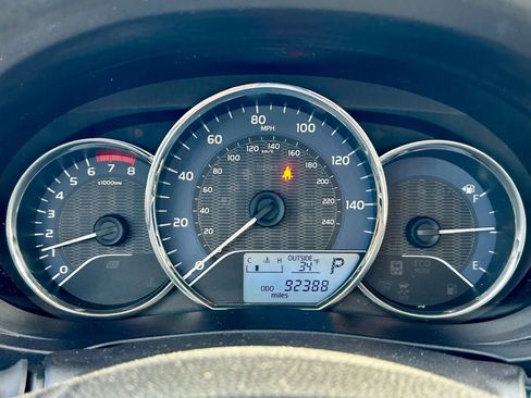 Used 2015 Toyota Corolla LE image 24