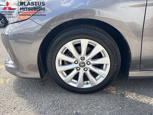 Used 2018 Toyota Camry LE FWD image 15