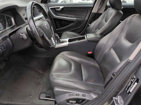 Used 2017 Volvo V60 T5 Premier w/ Convenience Package image 15