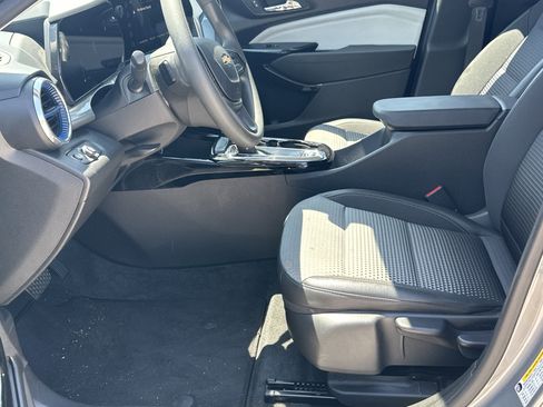 Used 2024 Chevrolet Trax LT image 9