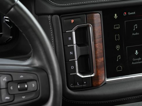 Used 2023 GMC Yukon Denali Ultimate image 20