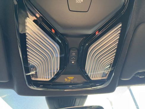 Used 2022 BMW 430i xDrive Coupe w/ M Sport Package image 18