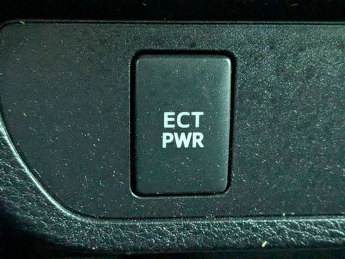 Used 2016 Toyota Tacoma SR5 image 28