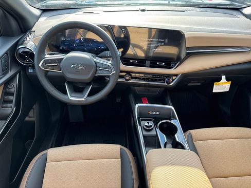 New 2026 Chevrolet Equinox ACTIV w/ Convenience Package III FWD image 24