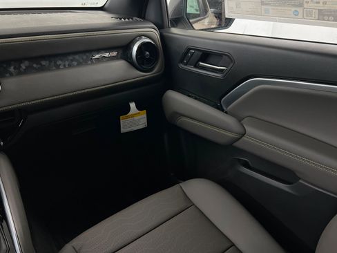 New 2026 Chevrolet Colorado ZR2 w/ Technology Package AWD/4WD image 11