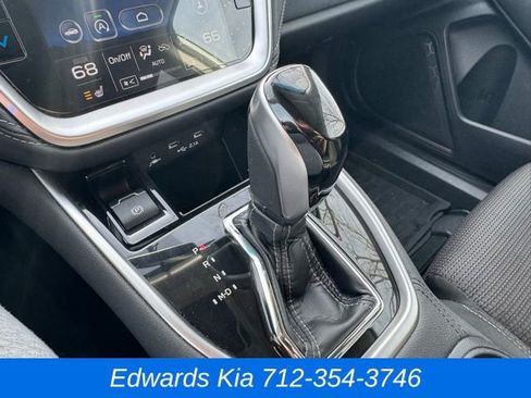 Used 2020 Subaru Outback Premium image 31