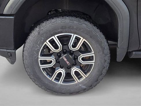 Used 2021 GMC Sierra 2500 AT4 w/ AT4 Premium Plus Package AWD/4WD image 9