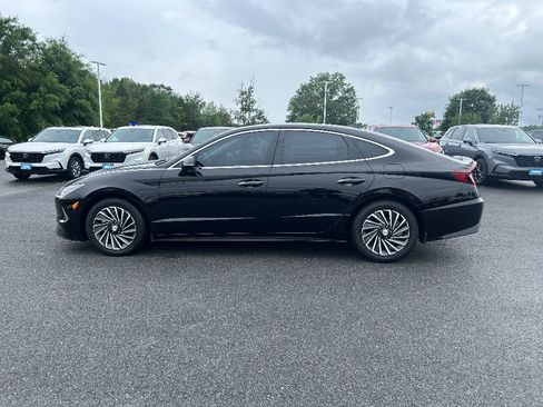 Used 2023 Hyundai Sonata SEL FWD image 2