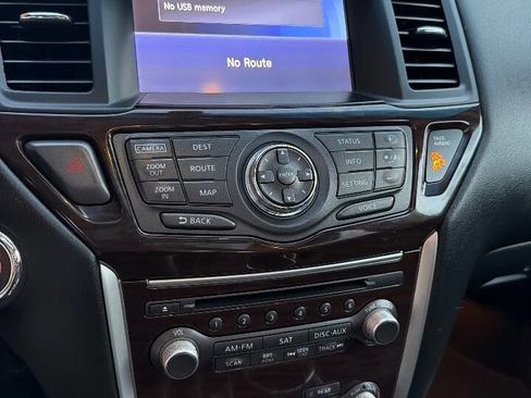 Used 2016 Nissan Pathfinder Platinum w/ Cargo Package image 24