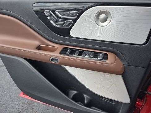 New 2026 Lincoln Aviator Reserve w/ Luxury Package RWD image 15