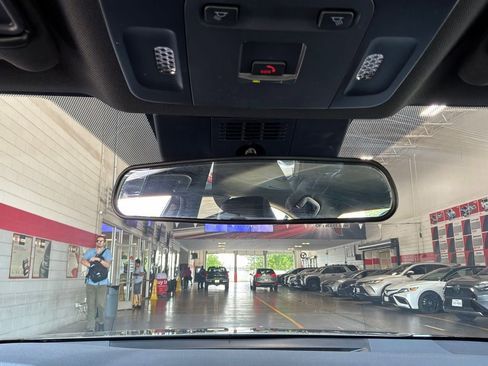 Used 2025 Toyota Camry SE FWD image 18