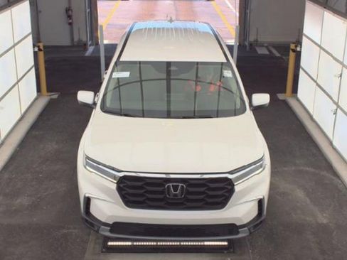 Used 2023 Honda Pilot EX-L image 3