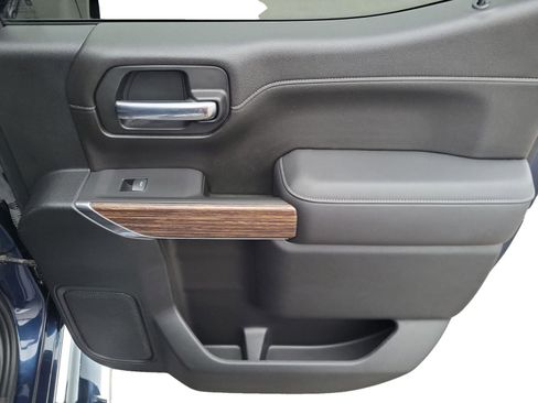 Used 2021 Chevrolet Silverado 1500 High Country w/ Technology Package image 22