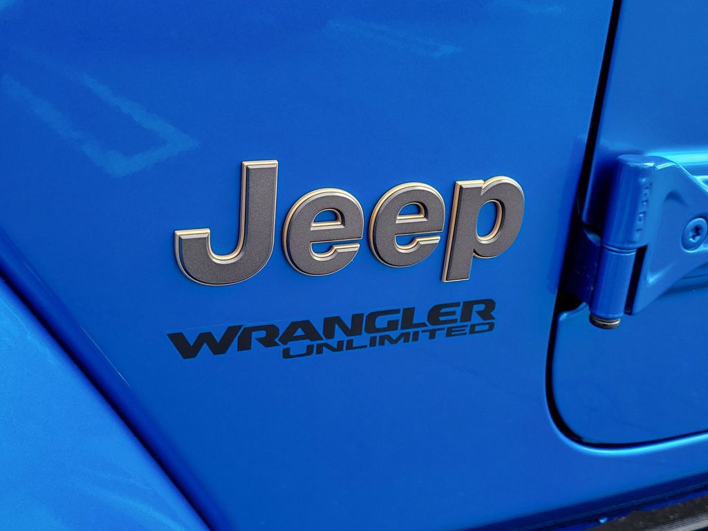 Used 2022 Jeep Wrangler Unlimited Rubicon w/ Trailer Tow Package AWD/4WD image 27