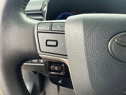 Used 2025 Toyota Camry XLE image 26