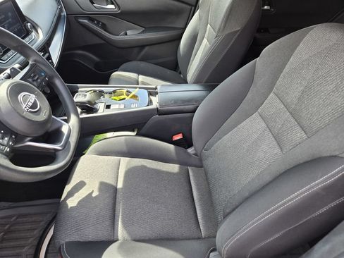 Used 2024 Nissan Rogue SV FWD image 12