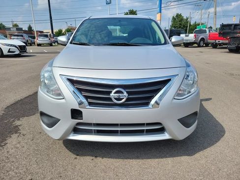 Used 2019 Nissan Versa SV FWD image 2