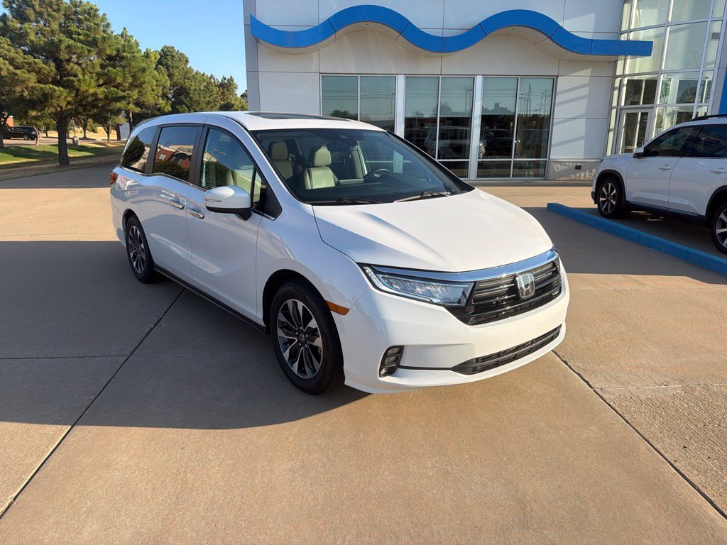 Certified 2024 Honda Odyssey EX-L image 2