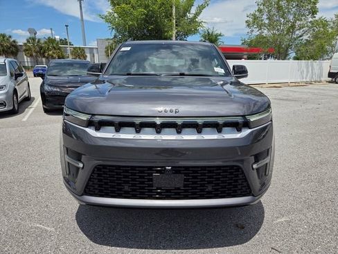 New 2026 Jeep Grand Wagoneer L 2WD image 18