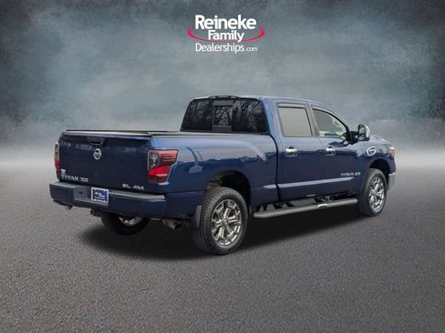 Used 2018 Nissan Titan SL w/ Chrome Package AWD/4WD image 5