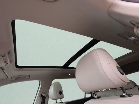 Used 2018 Volkswagen Tiguan SEL Premium image 21