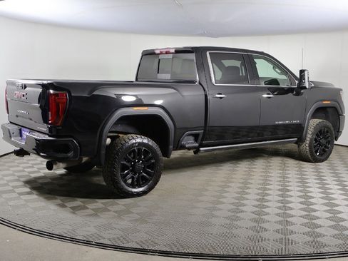 Used 2022 GMC Sierra 2500 Denali w/ Denali Black Diamond Edition image 13