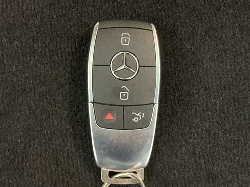 Used 2022 Mercedes-Benz GLC 300 4MATIC image 23