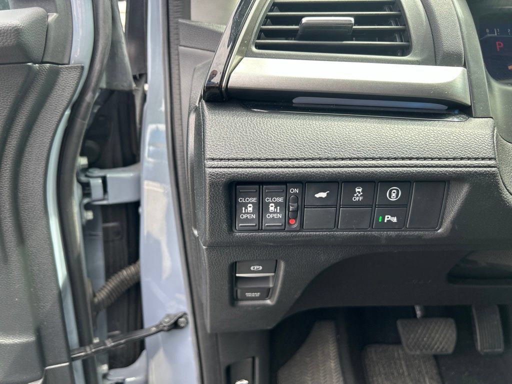 Used 2023 Honda Odyssey Touring image 17