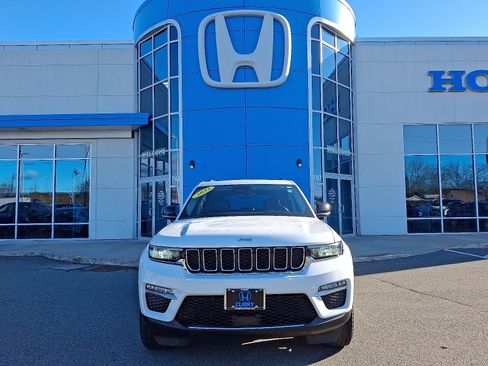 Used 2022 Jeep Grand Cherokee Limited image 2