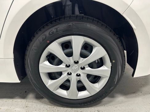 Used 2025 Toyota Corolla LE image 61