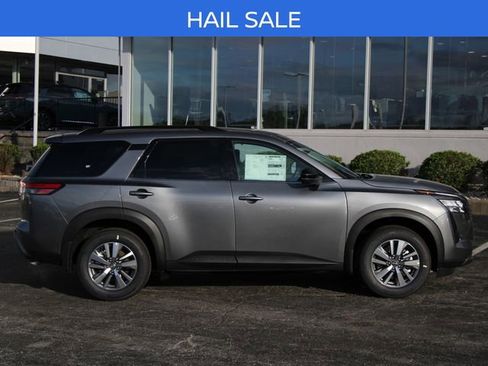 New 2026 Nissan Pathfinder SL AWD/4WD image 10