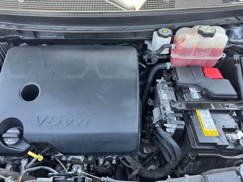 Used 2021 Chevrolet Traverse LS FWD image 20