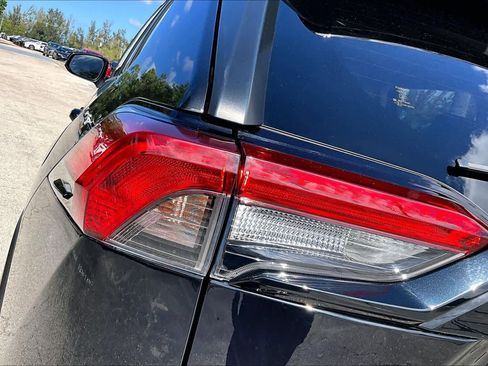 Used 2020 Toyota RAV4 XLE w/ XLE Grade Weather Package image 29