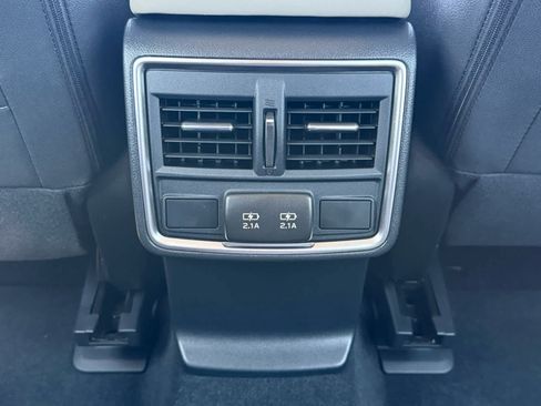 Used 2023 Subaru Forester Premium AWD/4WD image 30
