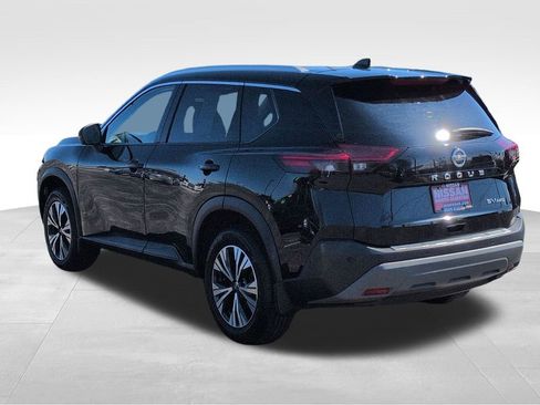 Used 2021 Nissan Rogue SV w/ Premium Package image 11