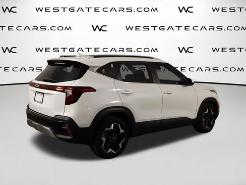 Used 2024 Kia Seltos EX FWD image 43